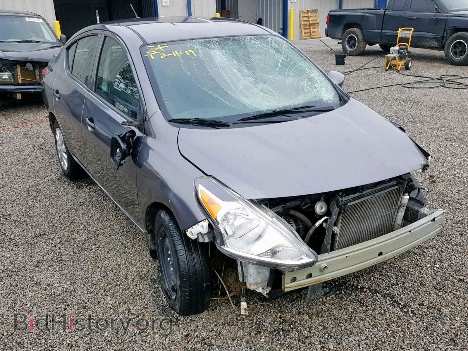 Photo  - NISSAN VERSA 2017