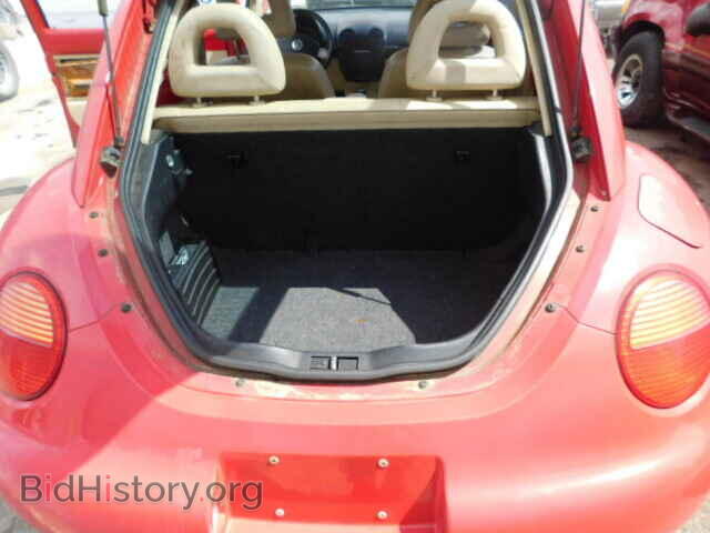 2000 VOLKSWAGEN BEETLE - VIN: 3VWCD21C6YM430546 - Фото 9