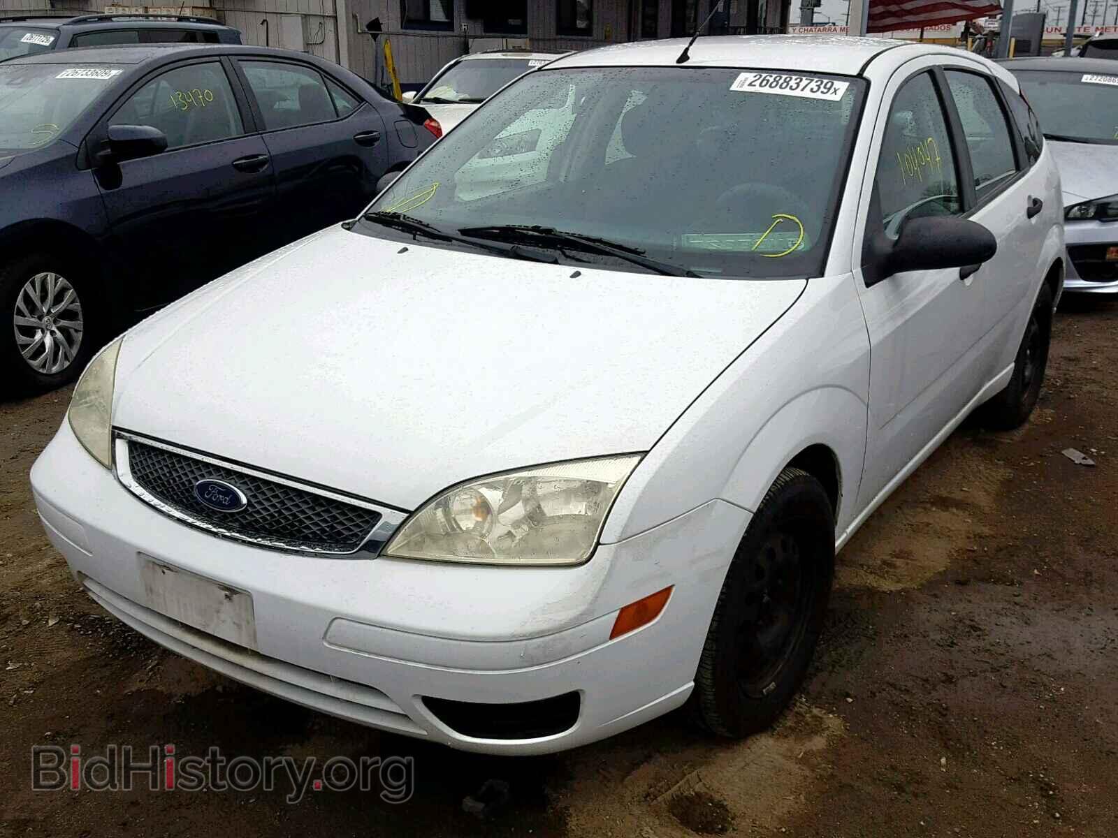 2005 FORD FOCUS - VIN: 3FAFP37N75R136017 - Фото 2