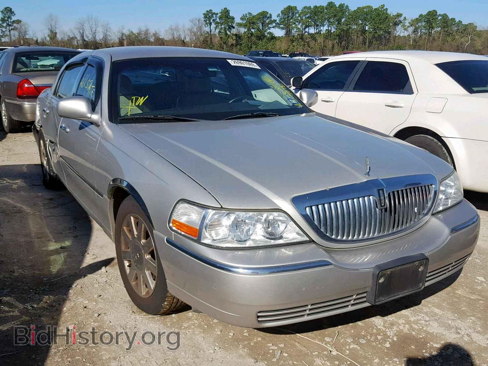 Photo 1LNHM82W45Y654155 - LINCOLN TOWNCAR 2005