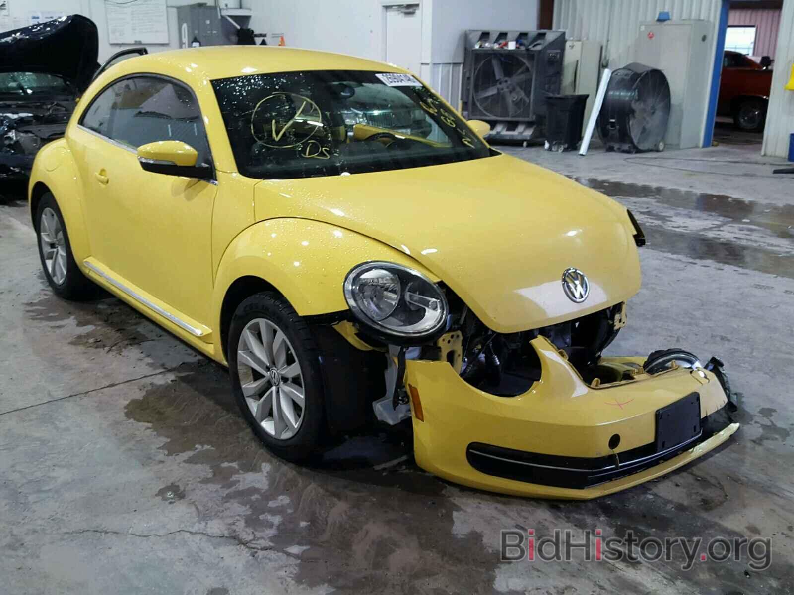 Photo 3VWJL7AT4EM608358 - VOLKSWAGEN BEETLE 2014