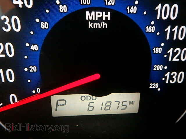 2007 HYUNDAI ENTOURAGE - VIN: KNDMC233176023014 - Фото 8