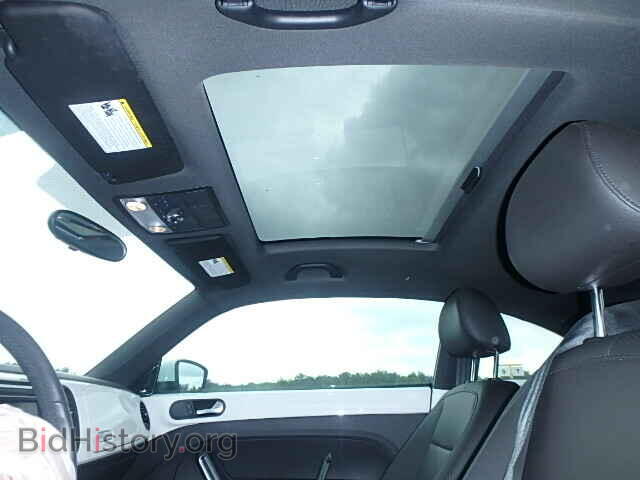 2013 VOLKSWAGEN BEETLE - VIN: 3VWJP7AT2DM614100 - Фото 9