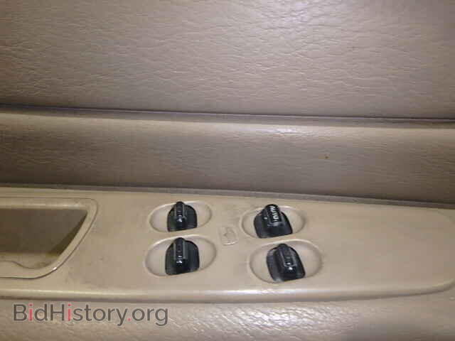 2004 CHRYSLER SEBRING - VIN: 1C3EL75R74N188638 - Фото 9