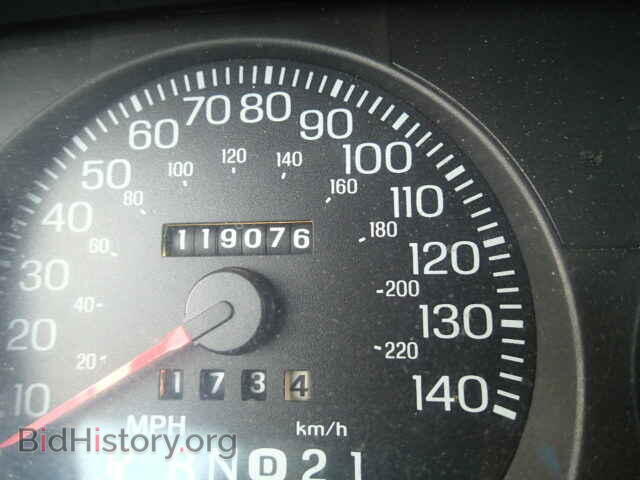 2002 FORD CROWN VIC - VIN: 2FAFP71W12X132003 - Фото 8