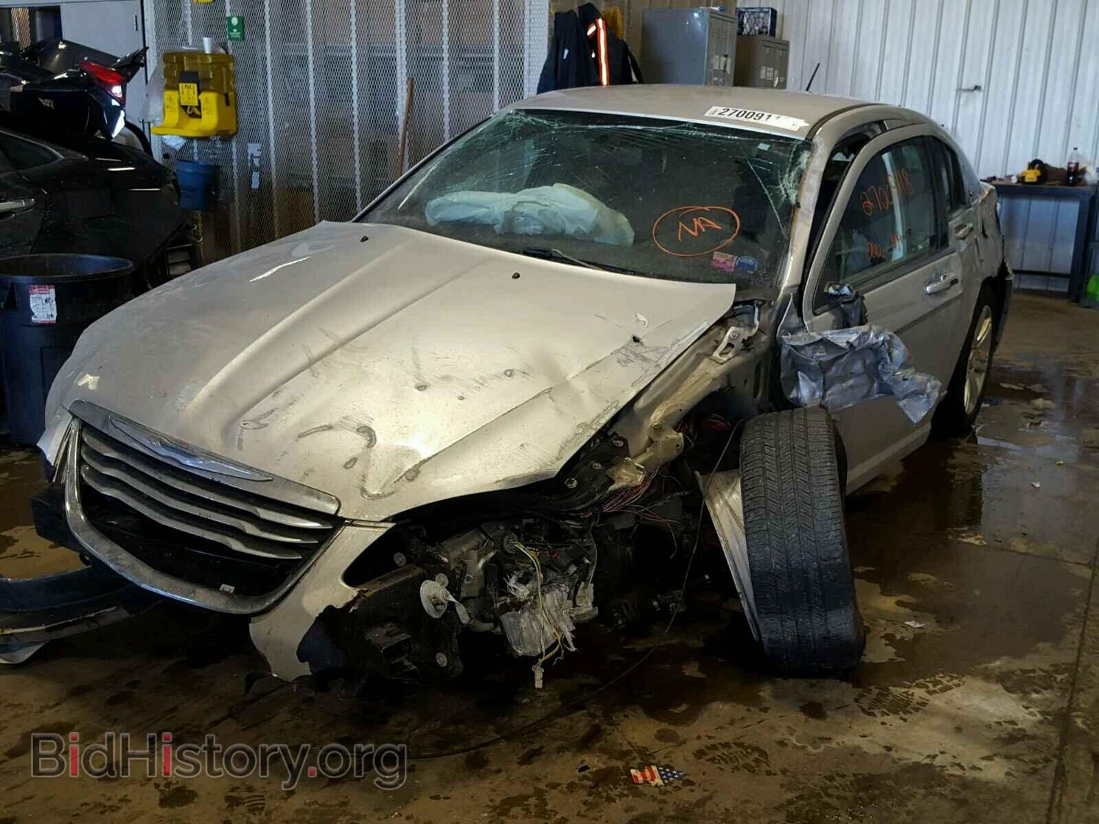 2012 CHRYSLER 200 - VIN: 1C3CCBAB3CN178898 - Photo 2