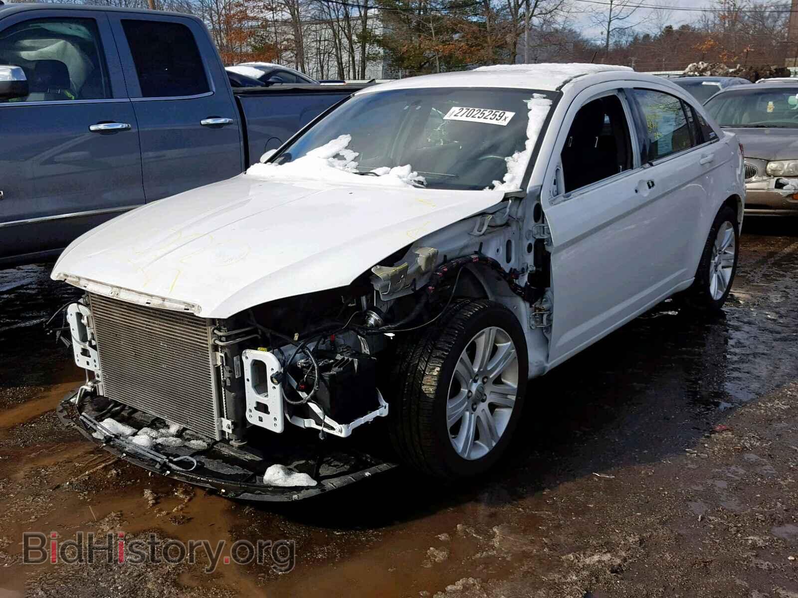 2013 CHRYSLER 200 - VIN: 1C3CCBAB4DN685617 - Фото 2
