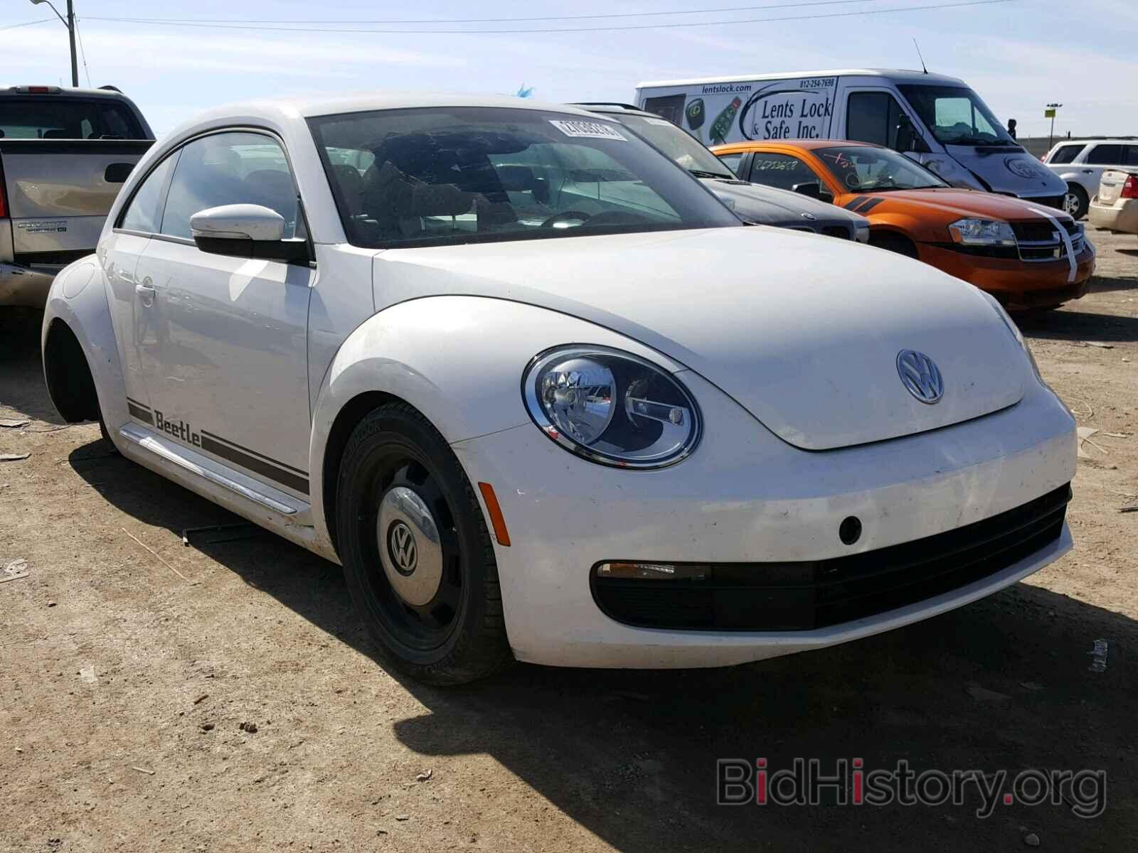 Photo 3VWJP7ATXEM614296 - VOLKSWAGEN BEETLE 2014