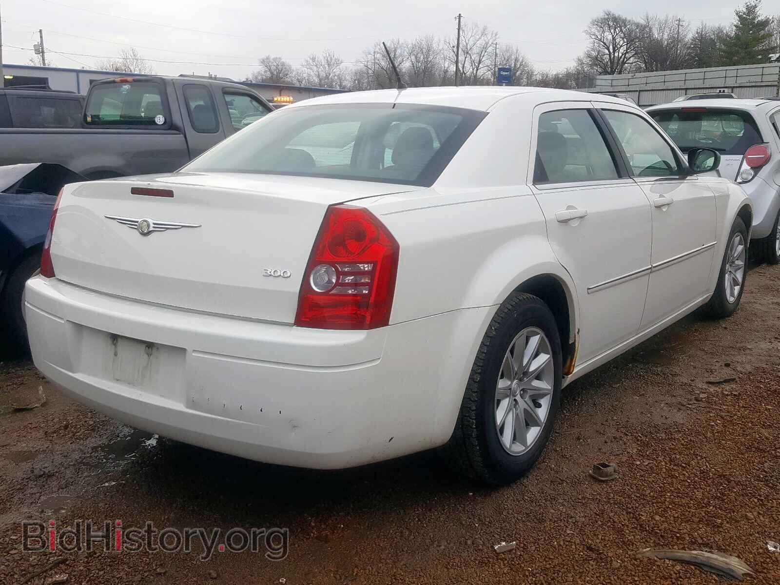 2008 CHRYSLER 300 - VIN: 2C3KA43R88H109227 - Фото 4
