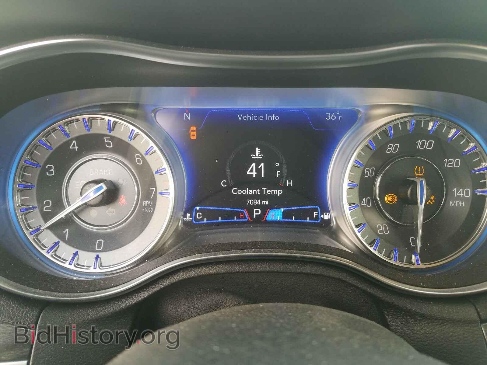 2019 CHRYSLER 300 - VIN: 2C3CCAAG2KH690780 - Фото 8