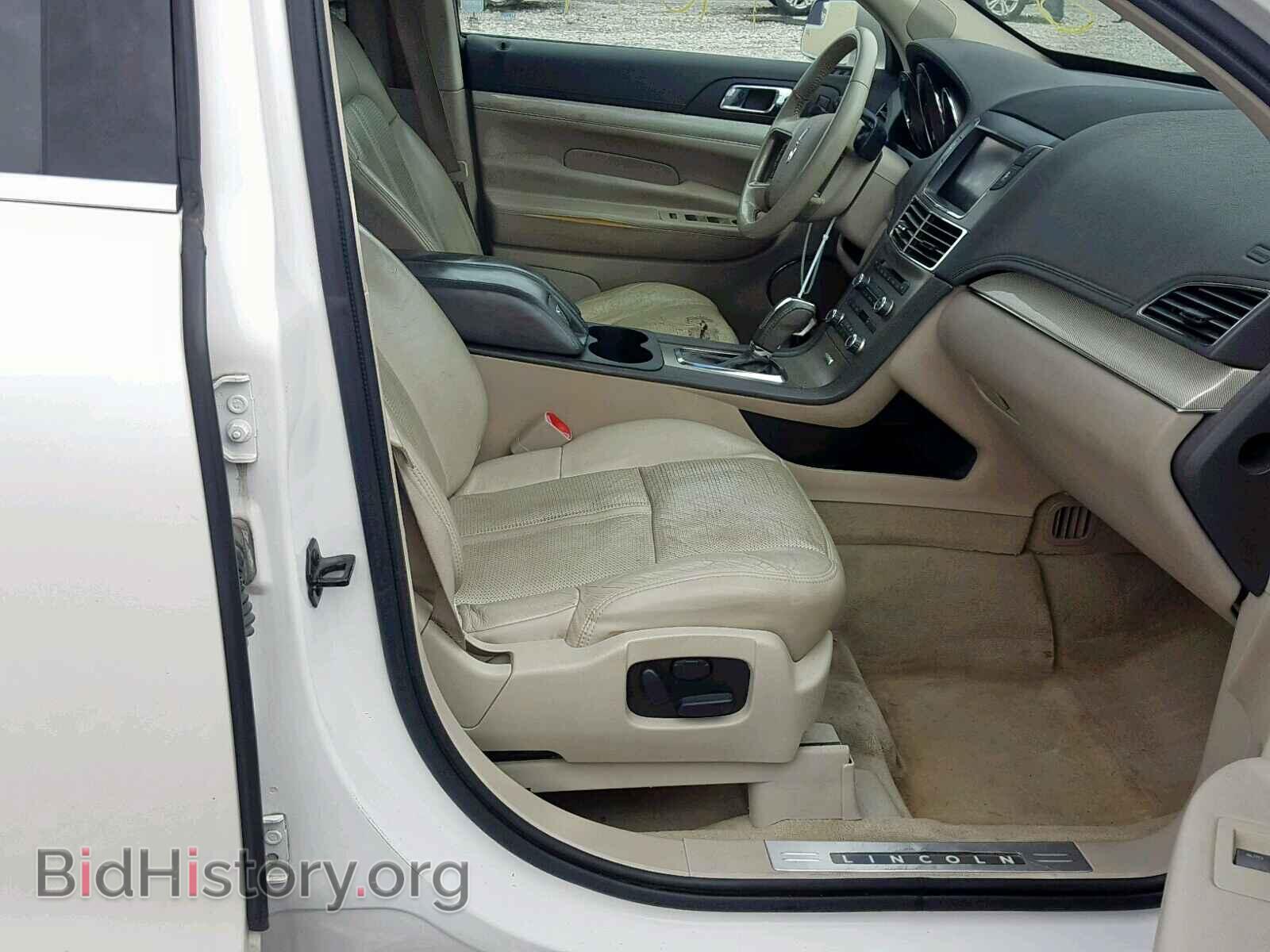 2010 LINCOLN MKT - VIN: 2LMHJ5FR2ABJ00331 - Фото 5