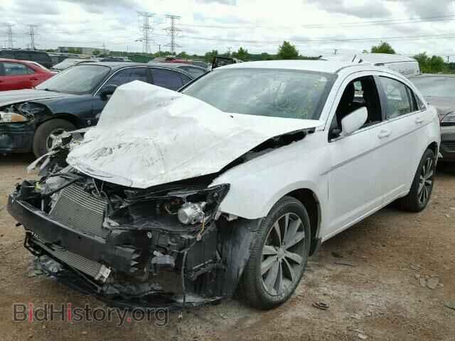 2014 CHRYSLER 200 - VIN: 1C3CCBBG2EN197777 - Фото 2
