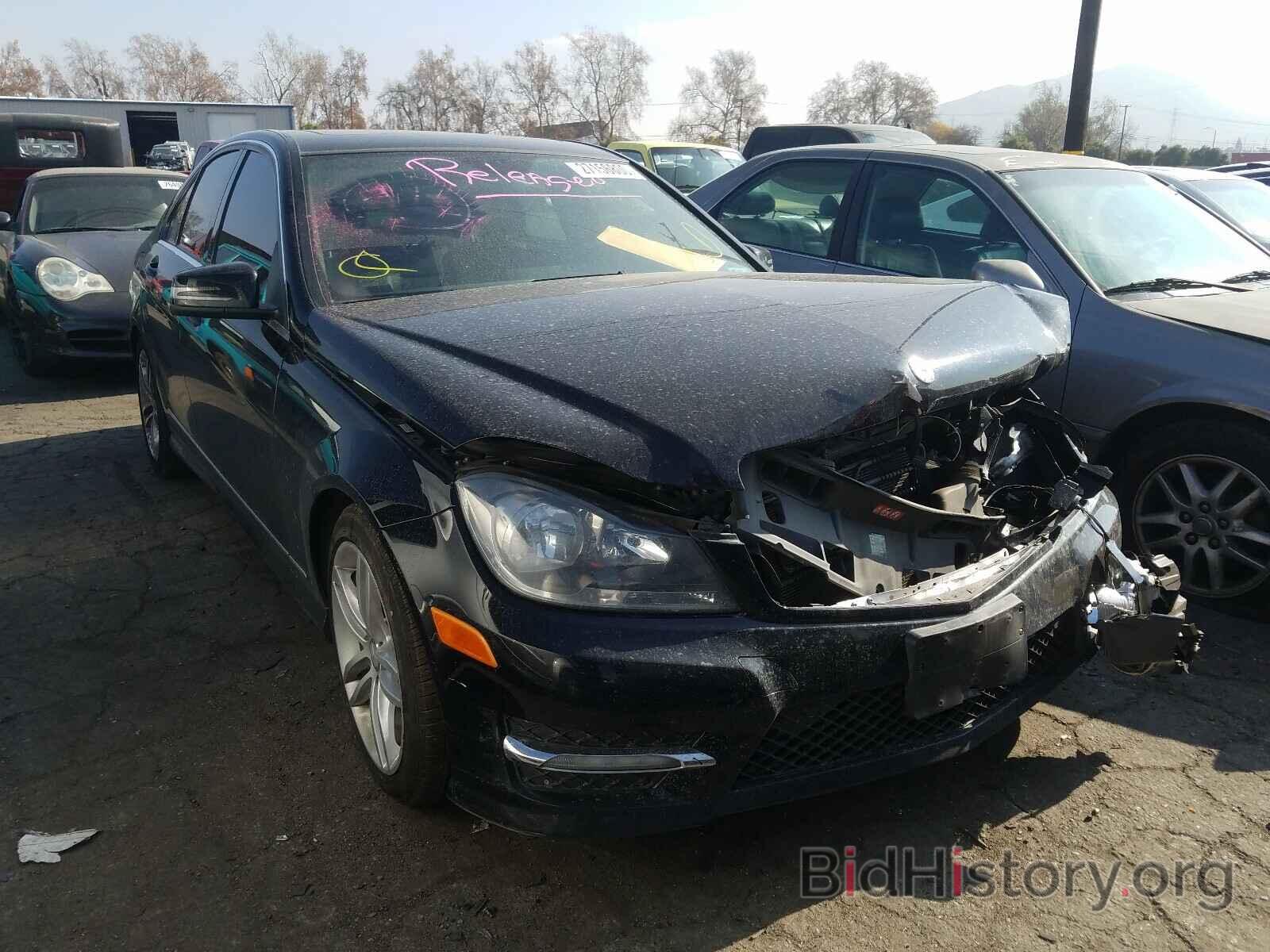 Photo WDDGF4HB3EA903342 - MERCEDES-BENZ C CLASS 2014