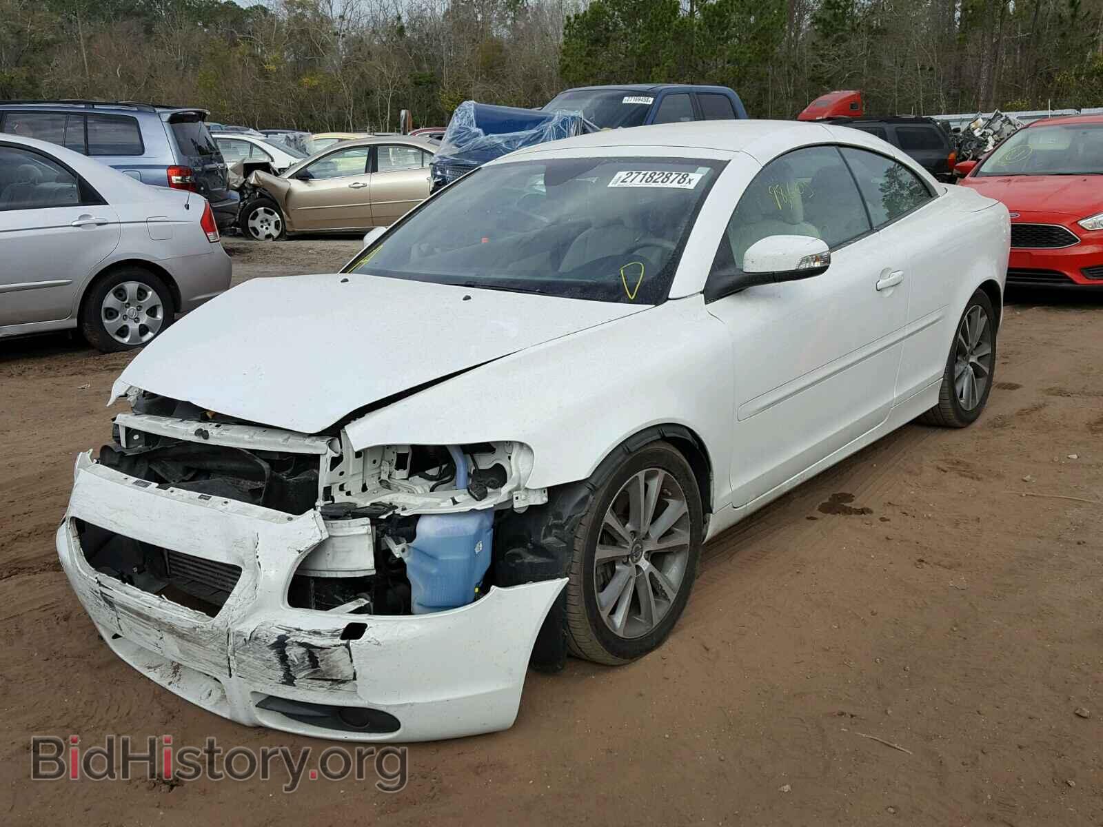 2010 VOLVO C70 - VIN: YV1672MC4AJ092077 - Фото 2