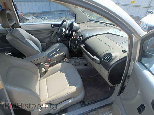 2000 VOLKSWAGEN BEETLE - VIN: 3VWCF21C3YM431048 - Фото 5