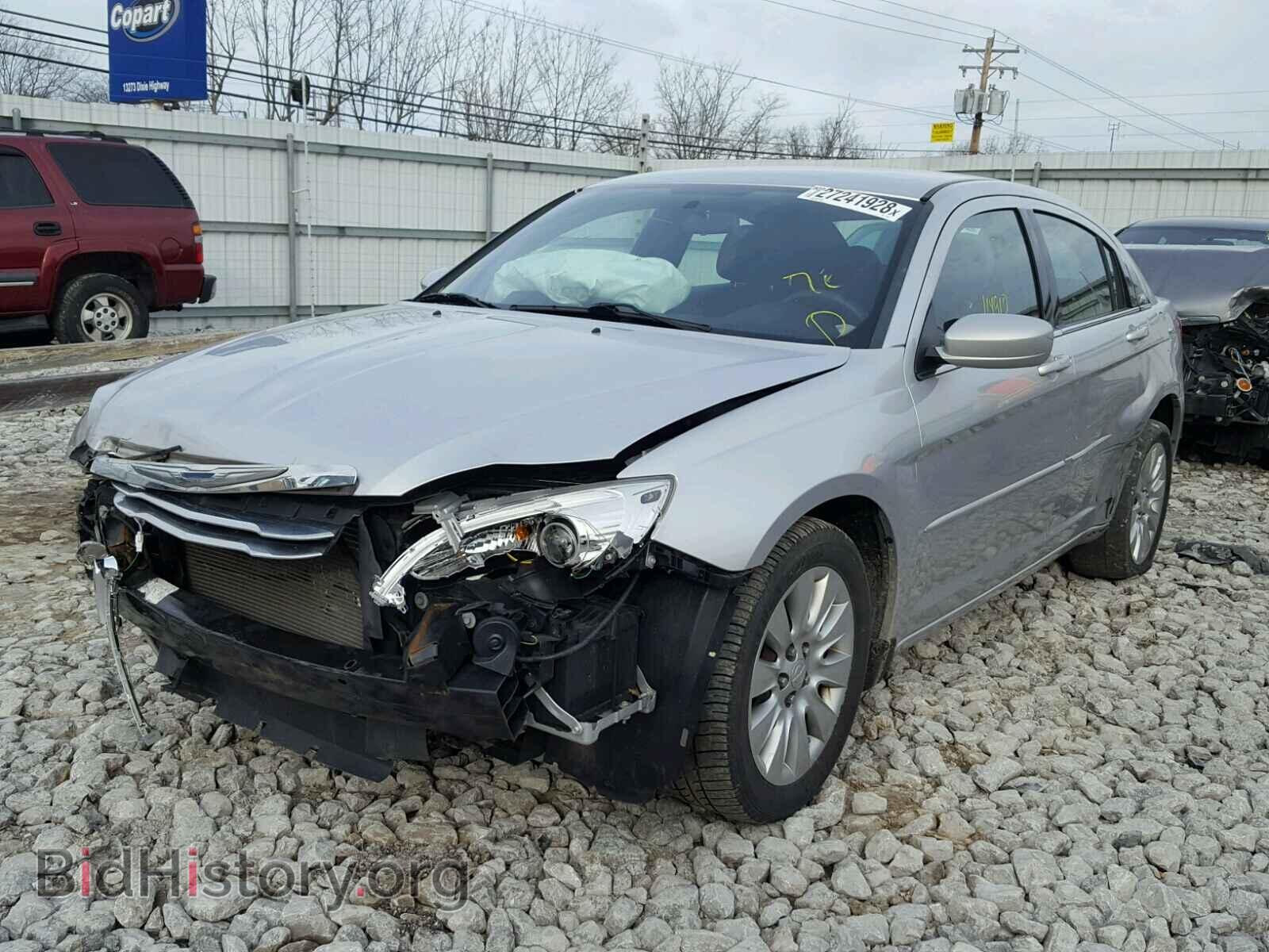 2012 CHRYSLER 200 - VIN: 1C3CCBAB7CN271827 - Фото 2