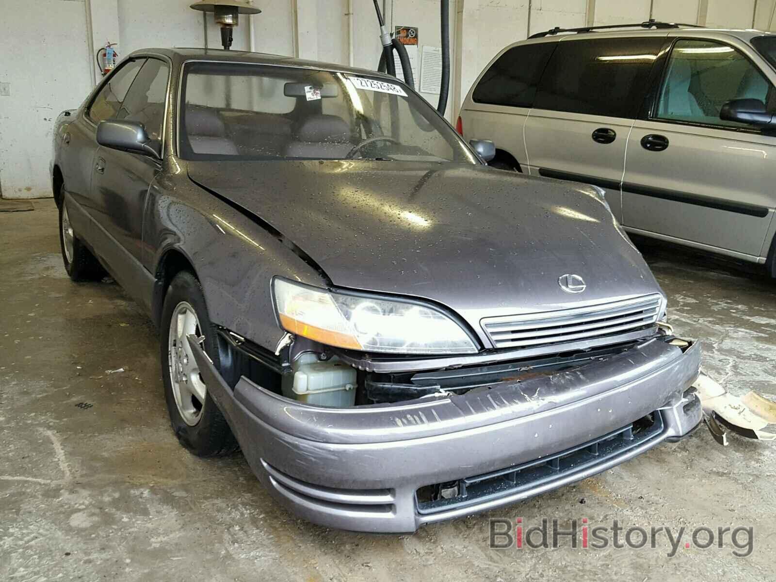 Фотография JT8BF12GXT0181702 - LEXUS ES300 1996