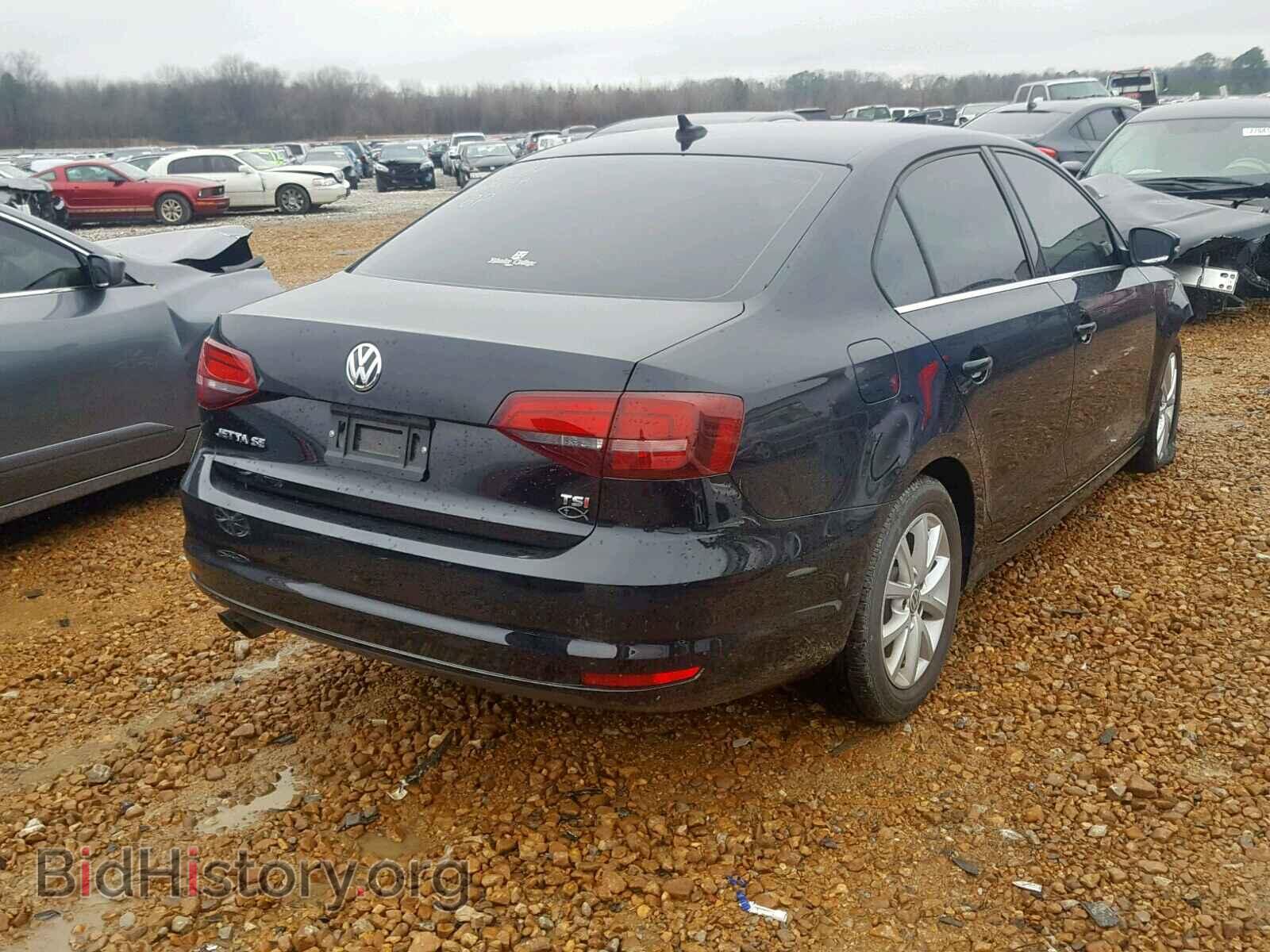 2017 VOLKSWAGEN JETTA - VIN: 3VWDB7AJ1HM292842 - Photo 4
