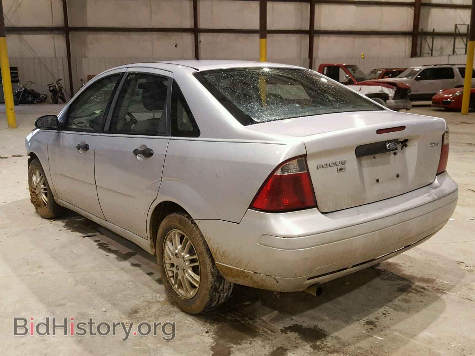 2005 FORD FOCUS - VIN: 1FAFP34N75W295704 - Фото 3