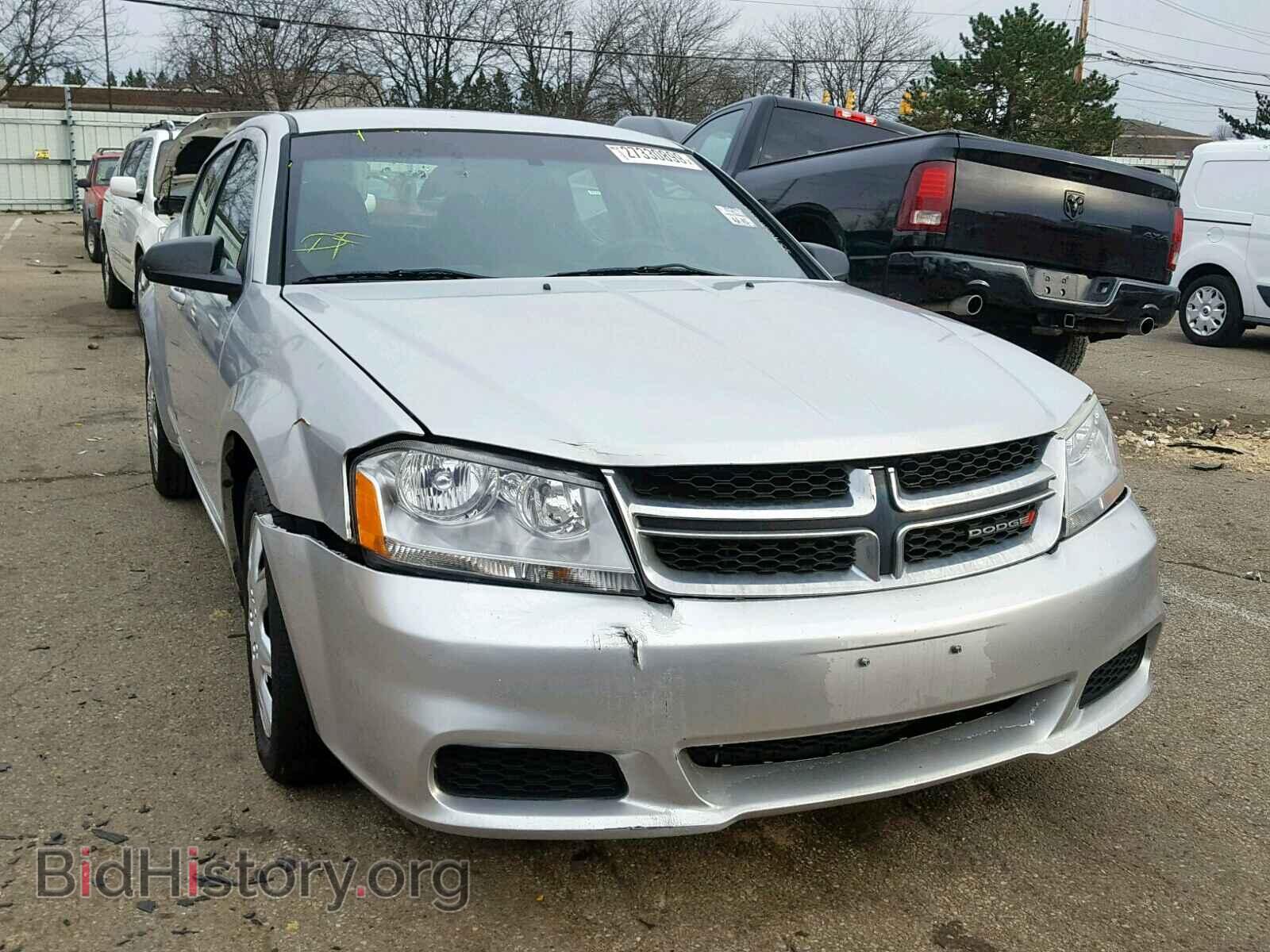 Photo  - DODGE AVENGER 2012