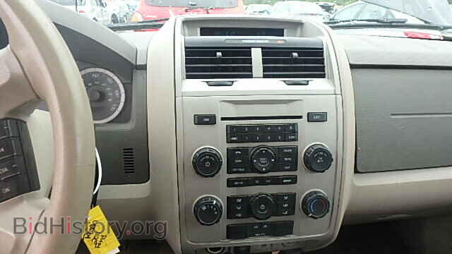 2011 FORD ESCAPE - VIN: 1FMCU9D72BKA18631 - Фото 9