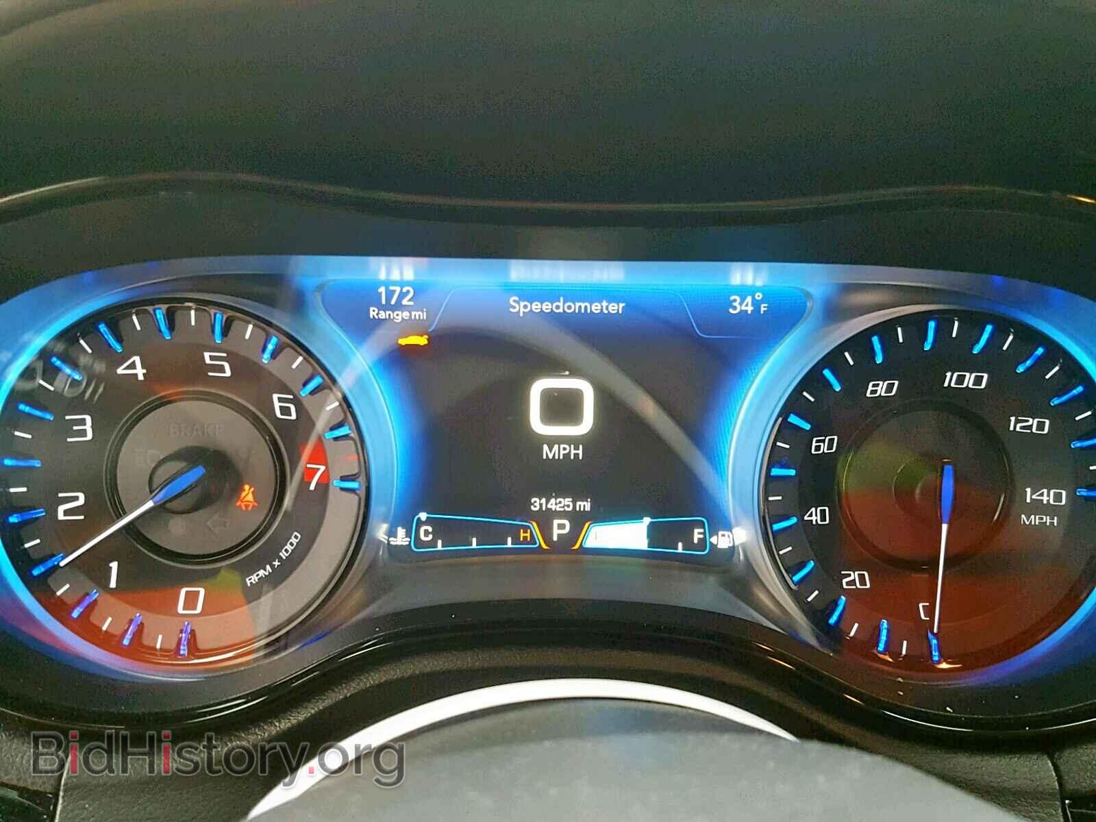 2017 CHRYSLER 300 - VIN: 2C3CCABG4HH599744 - Фото 8