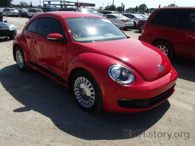 Photo 3VWJX7AT2EM615085 - VOLKSWAGEN BEETLE 2014