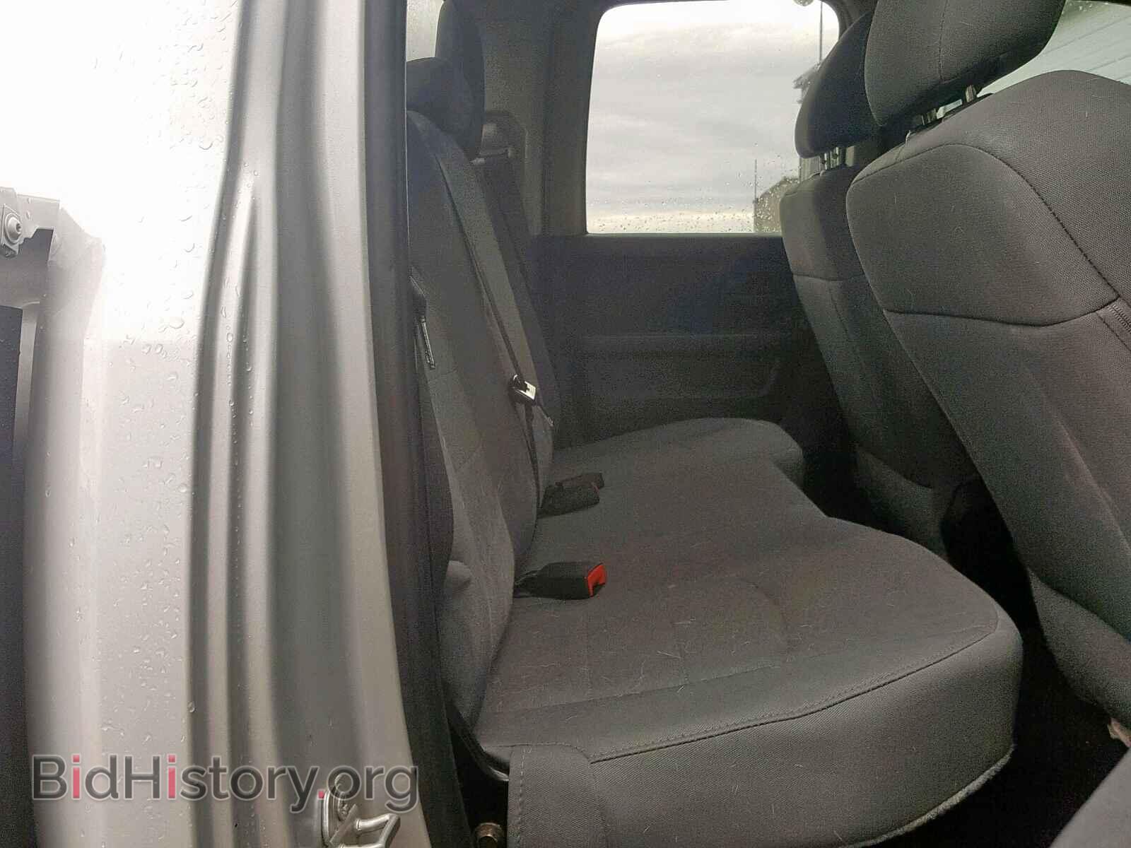2018 RAM 1500 ST - VIN: 1C6RR6FG7JS299696 - Фото 6