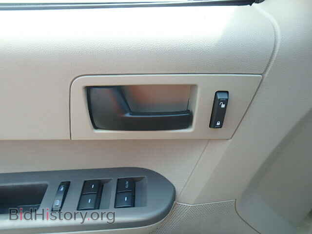 2011 FORD ESCAPE - VIN: 1FMCU0C73BKA82755 - Фото 9