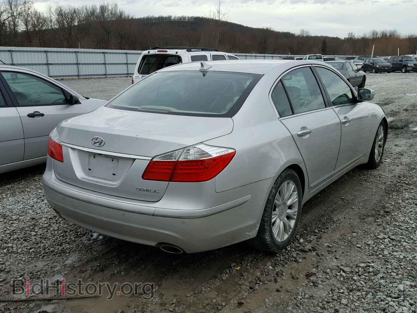 2009 HYUNDAI GENESIS - VIN: KMHGC46E59U024201 - Фото 4