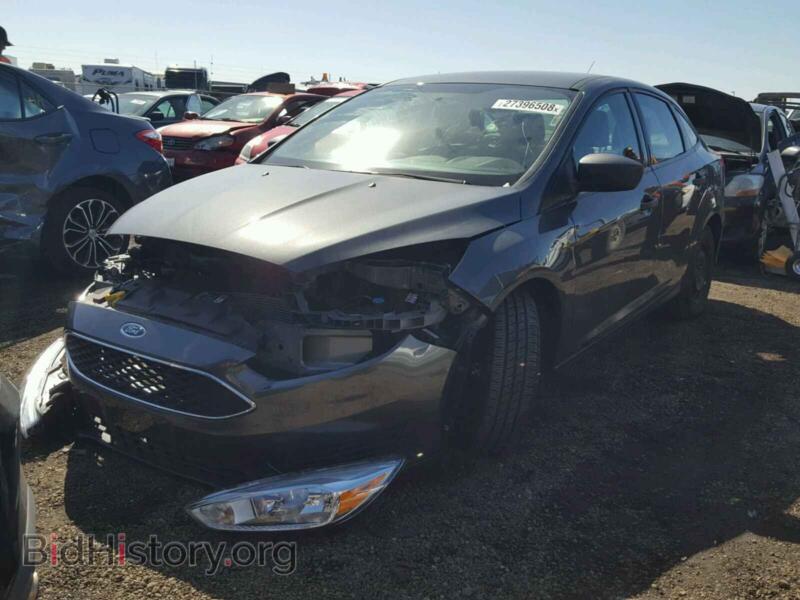 2017 Ford FOCUS (VIN 1FADP3E24HL258255) — photo 2 of 10