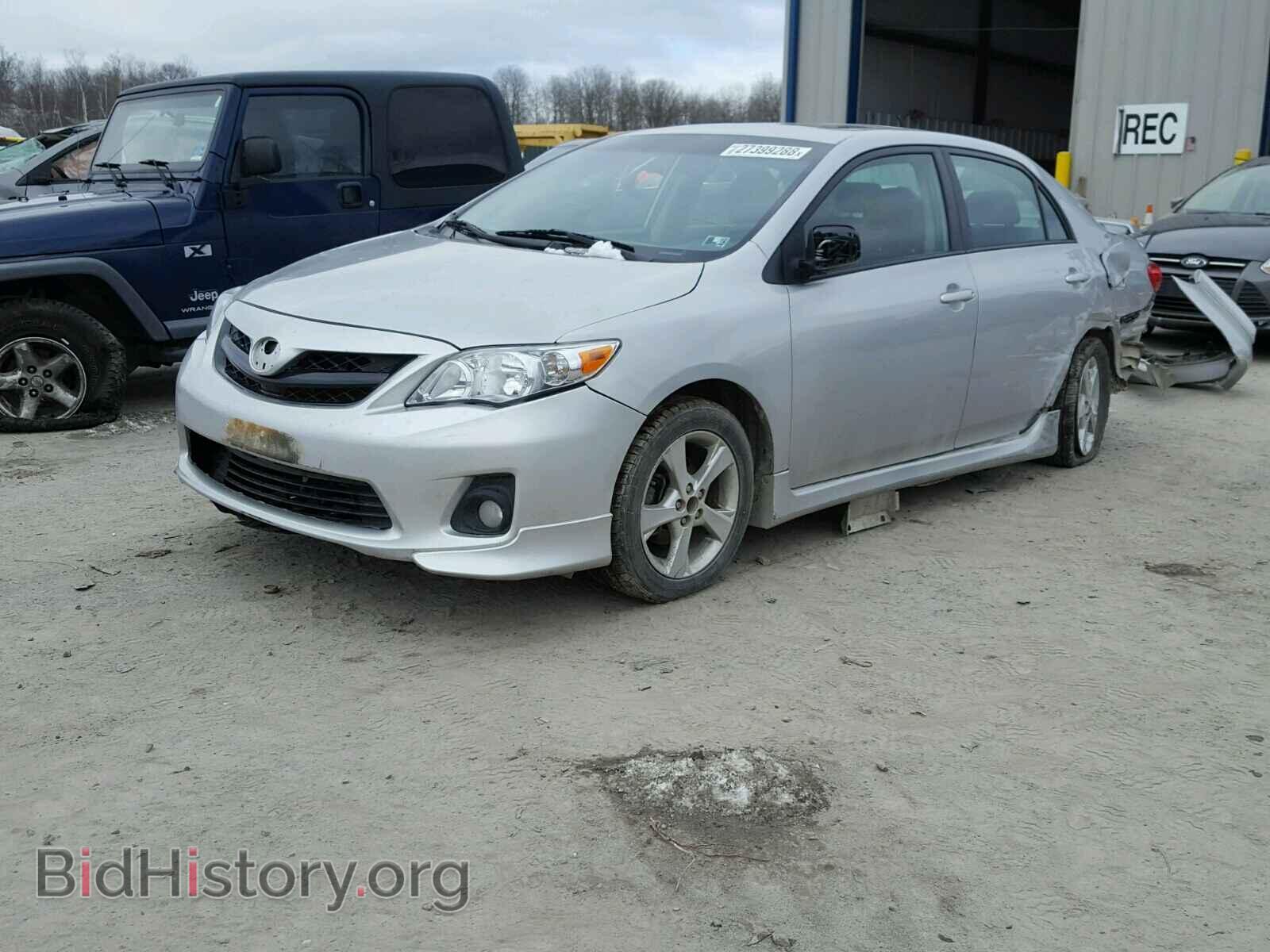 2011 TOYOTA COROLLA BA - VIN: 2T1BU4EEXBC571335 - Фото 2