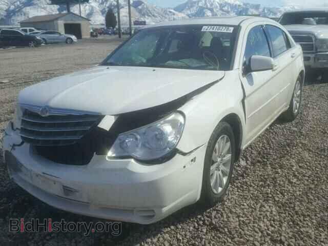 2010 CHRYSLER SEBRING - VIN: 1C3CC5FD6AN132474 - Фото 2