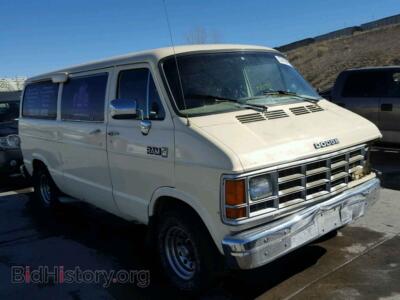 1987 Dodge RAM VAN RAM Wagon, светло-коричневый — VIN 2B4HB21T2HK261204, Copart