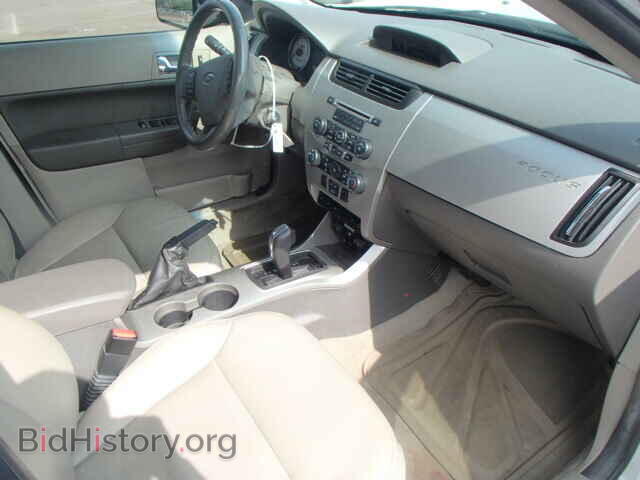 2009 FORD FOCUS - VIN: 1FAHP37N09W234821 - Photo 5