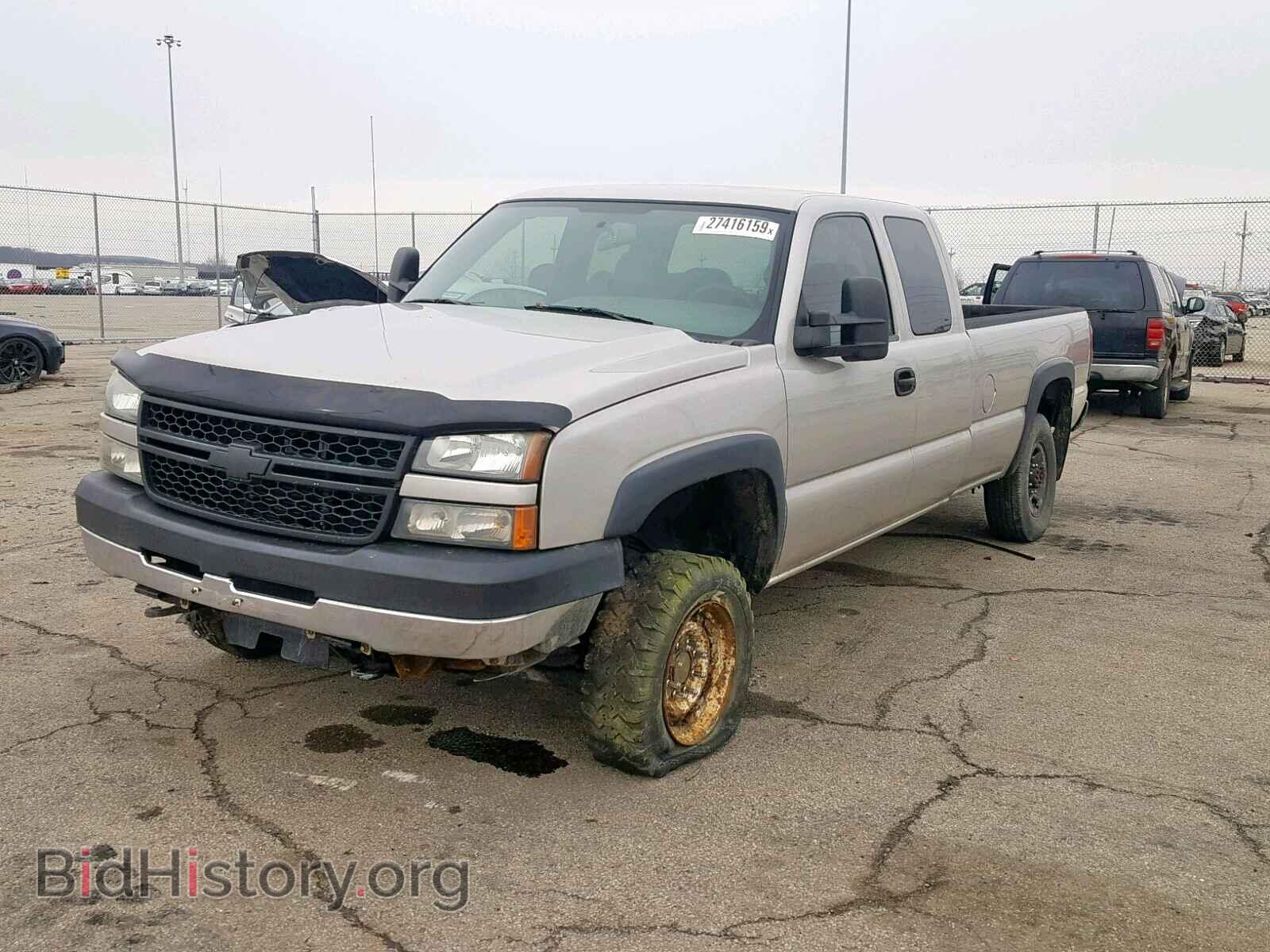 2005 CHEVROLET SILVERADO - VIN: 1GCHK29275E198907 - Фото 2