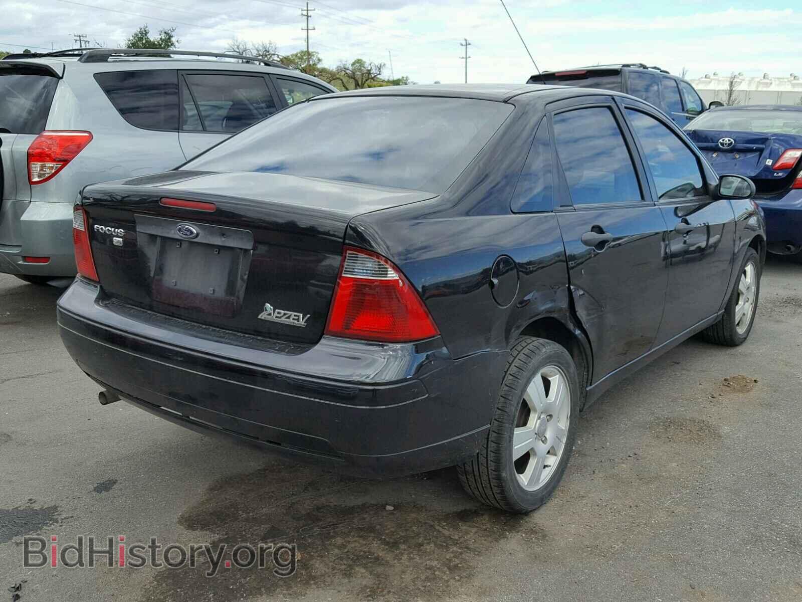 2007 FORD FOCUS - VIN: 1FAFP34N27W161122 - Фото 4