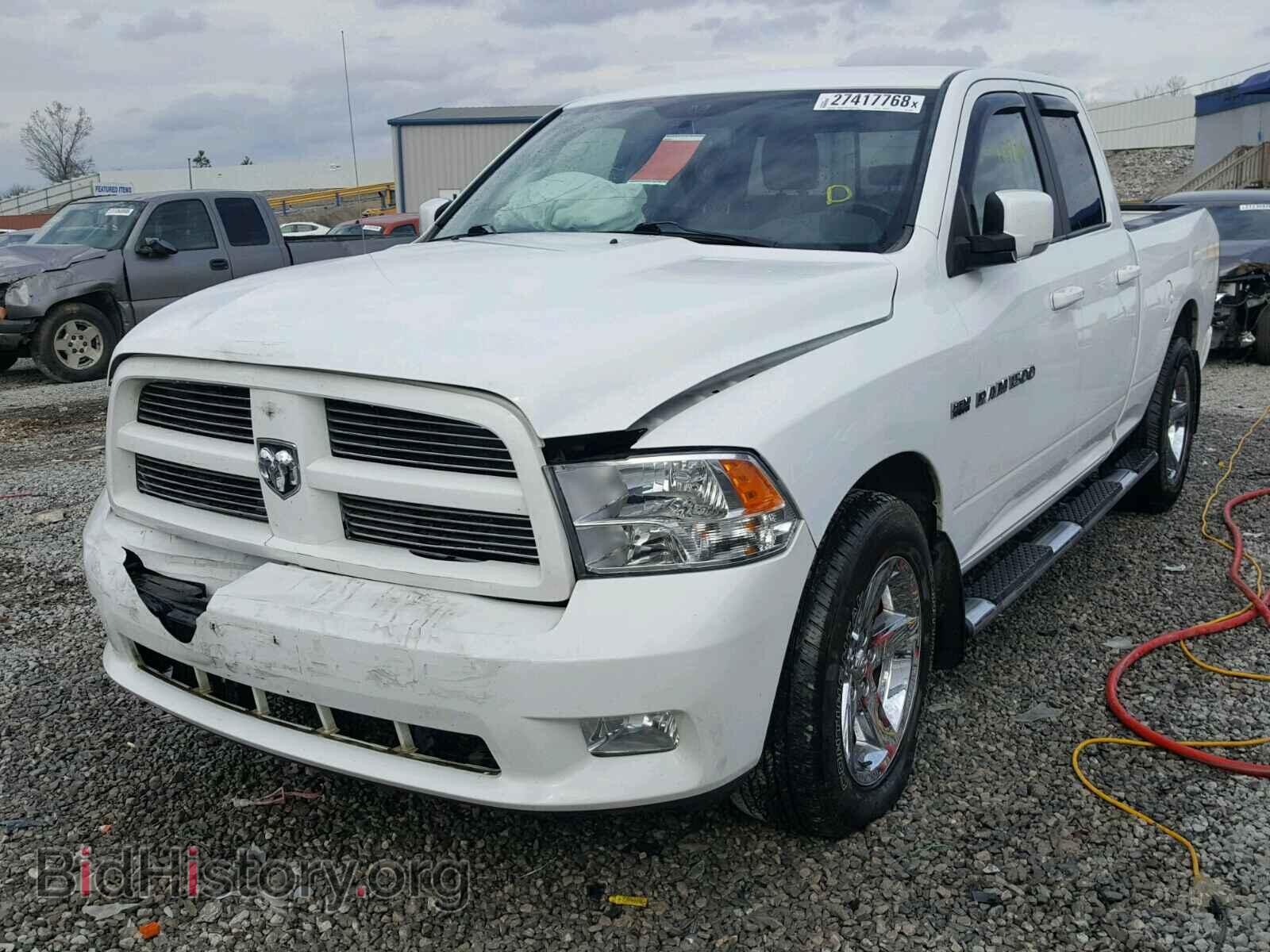 2011 DODGE RAM 1500 - VIN: 1D7RB1GT6BS515394 - Фото 2