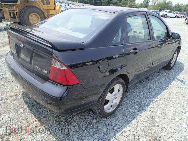 2005 FORD FOCUS - VIN: 1FAFP34NX5W125613 - Фото 4