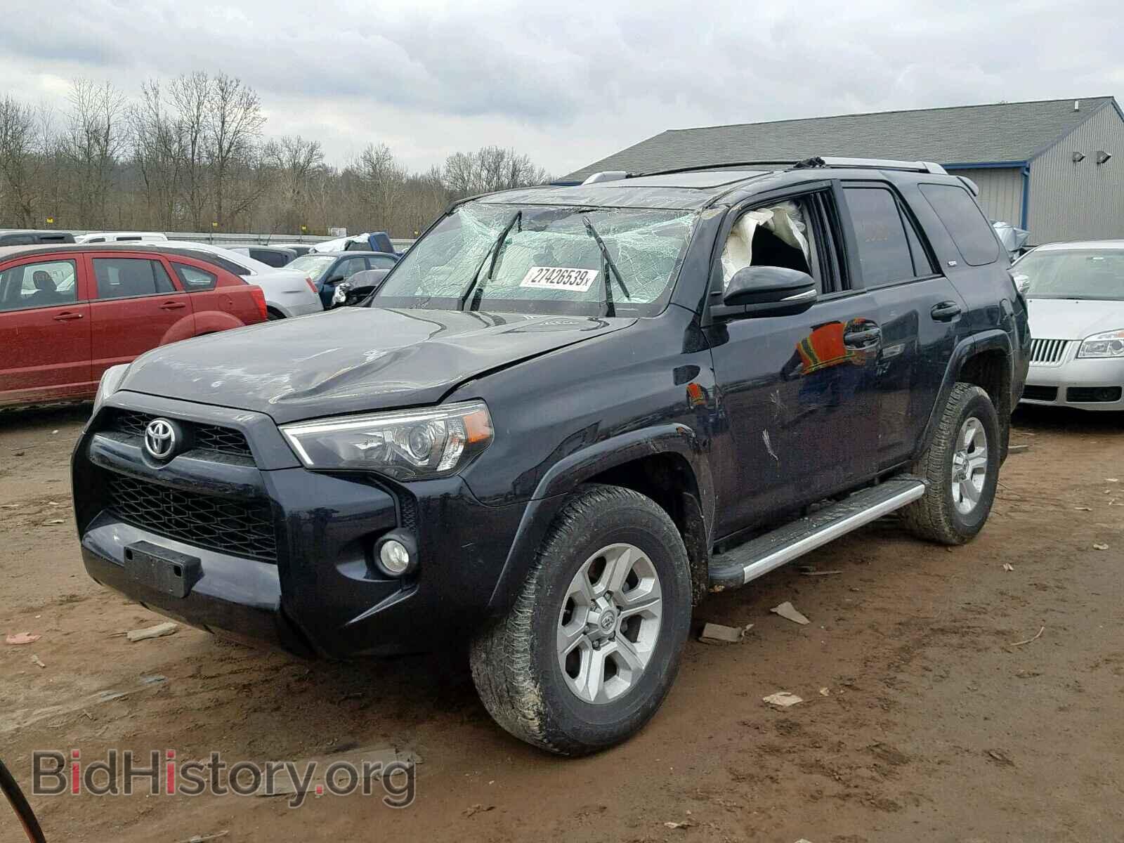 2018 TOYOTA 4RUNNER SR - VIN: JTEBU5JR6J5490421 - Фото 2