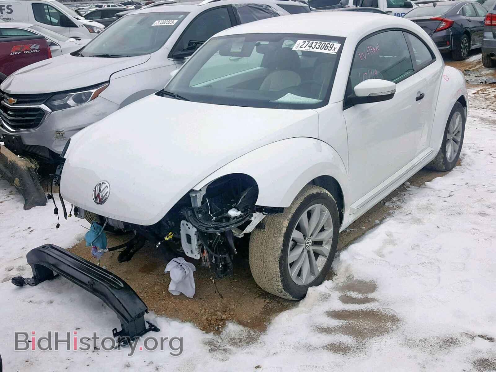 2017 VOLKSWAGEN BEETLE - VIN: 3VWF17ATXHM627643 - Фото 2