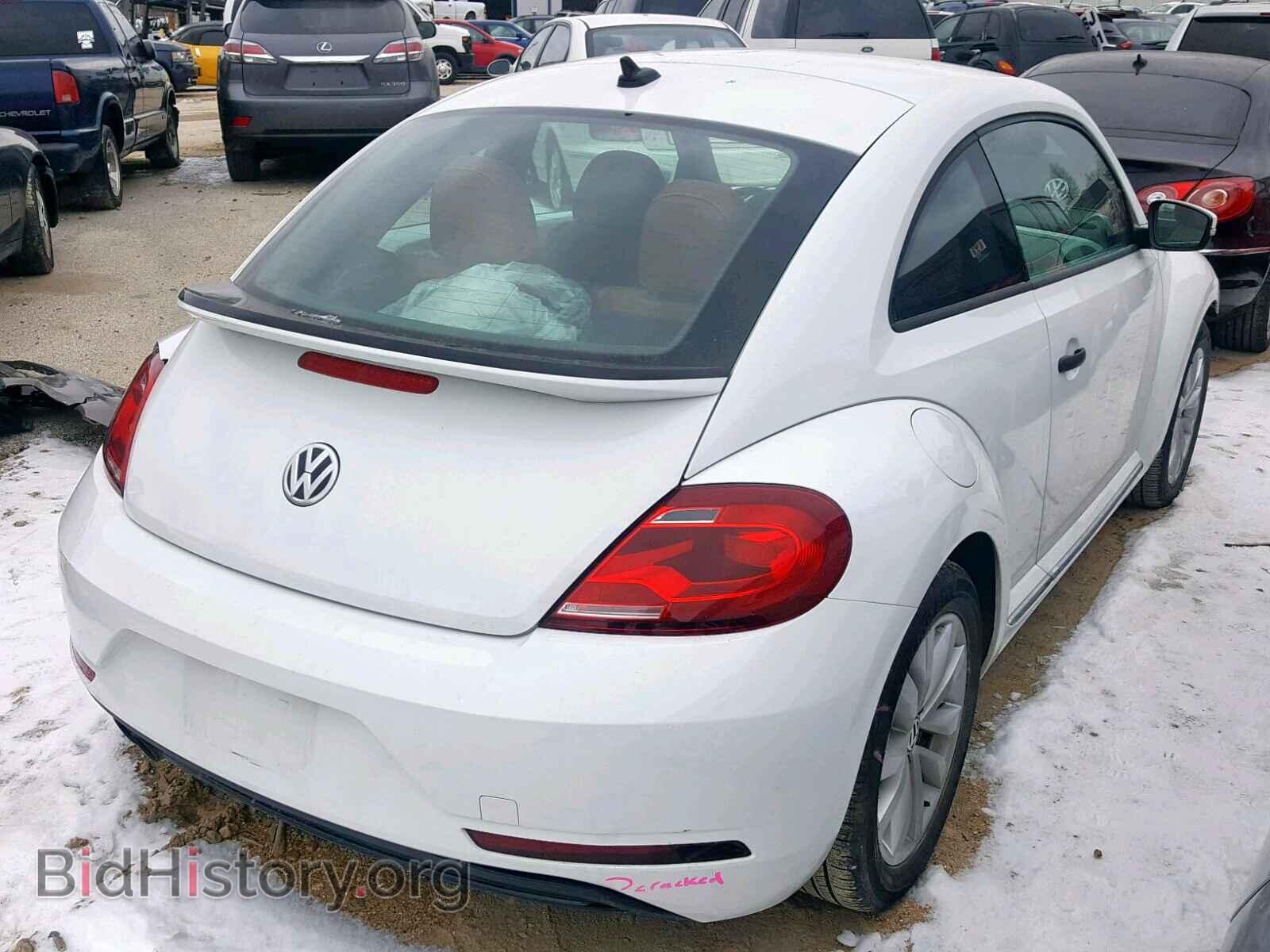 2017 VOLKSWAGEN BEETLE - VIN: 3VWF17ATXHM627643 - Фото 4