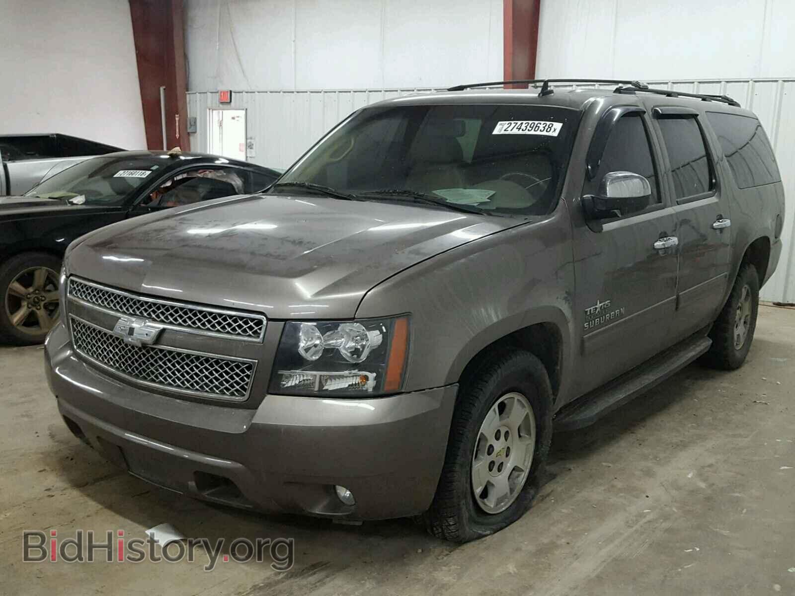 2011 CHEVROLET SUBURBAN - VIN: 1GNSCHE07BR123596 - Photo 2