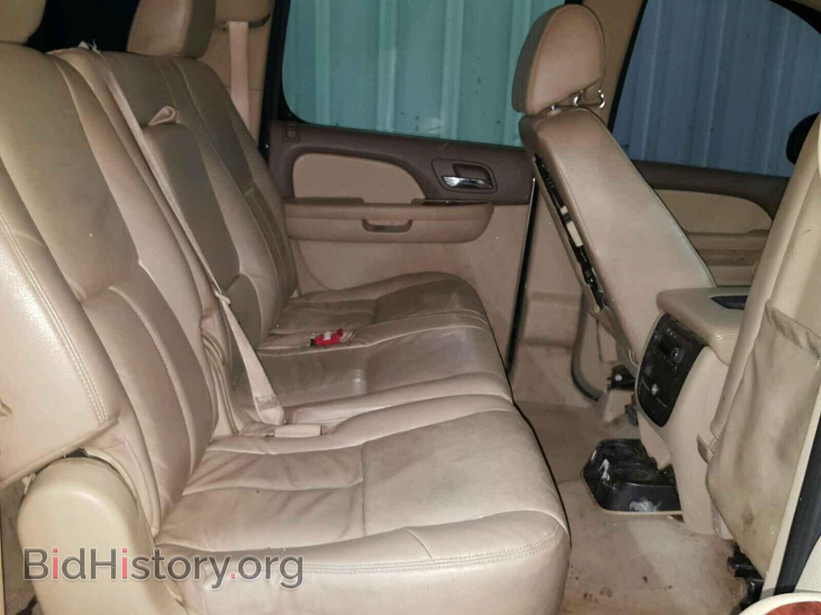2011 CHEVROLET SUBURBAN - VIN: 1GNSCHE07BR123596 - Photo 6