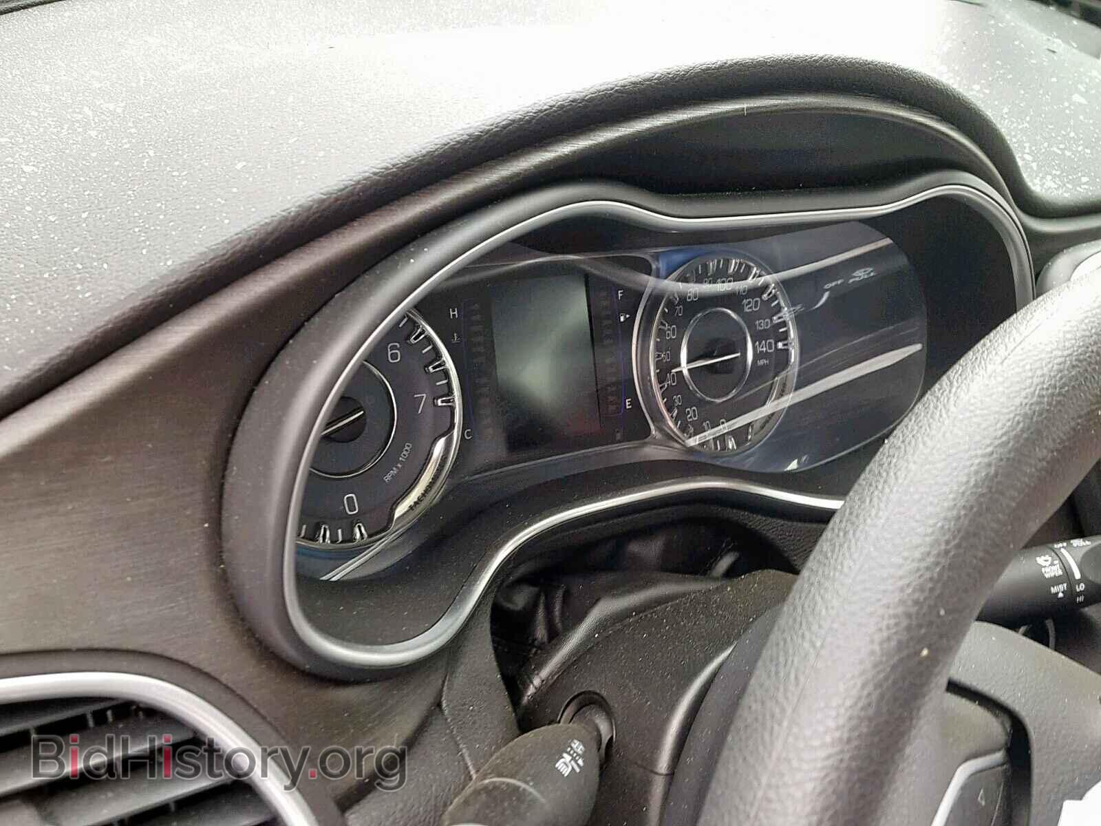 2015 CHRYSLER 200 - VIN: 1C3CCCAB5FN685411 - Photo 8