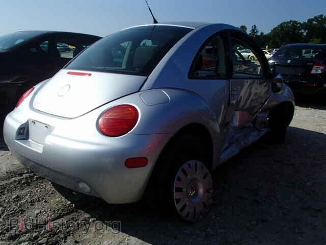 2005 VOLKSWAGEN BEETLE - VIN: 3VWBK31C05M406889 - Фото 4