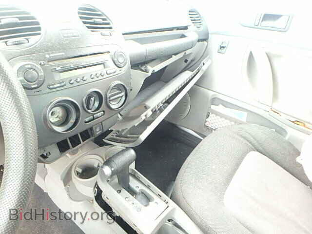 2005 VOLKSWAGEN BEETLE - VIN: 3VWBK31C05M406889 - Фото 9
