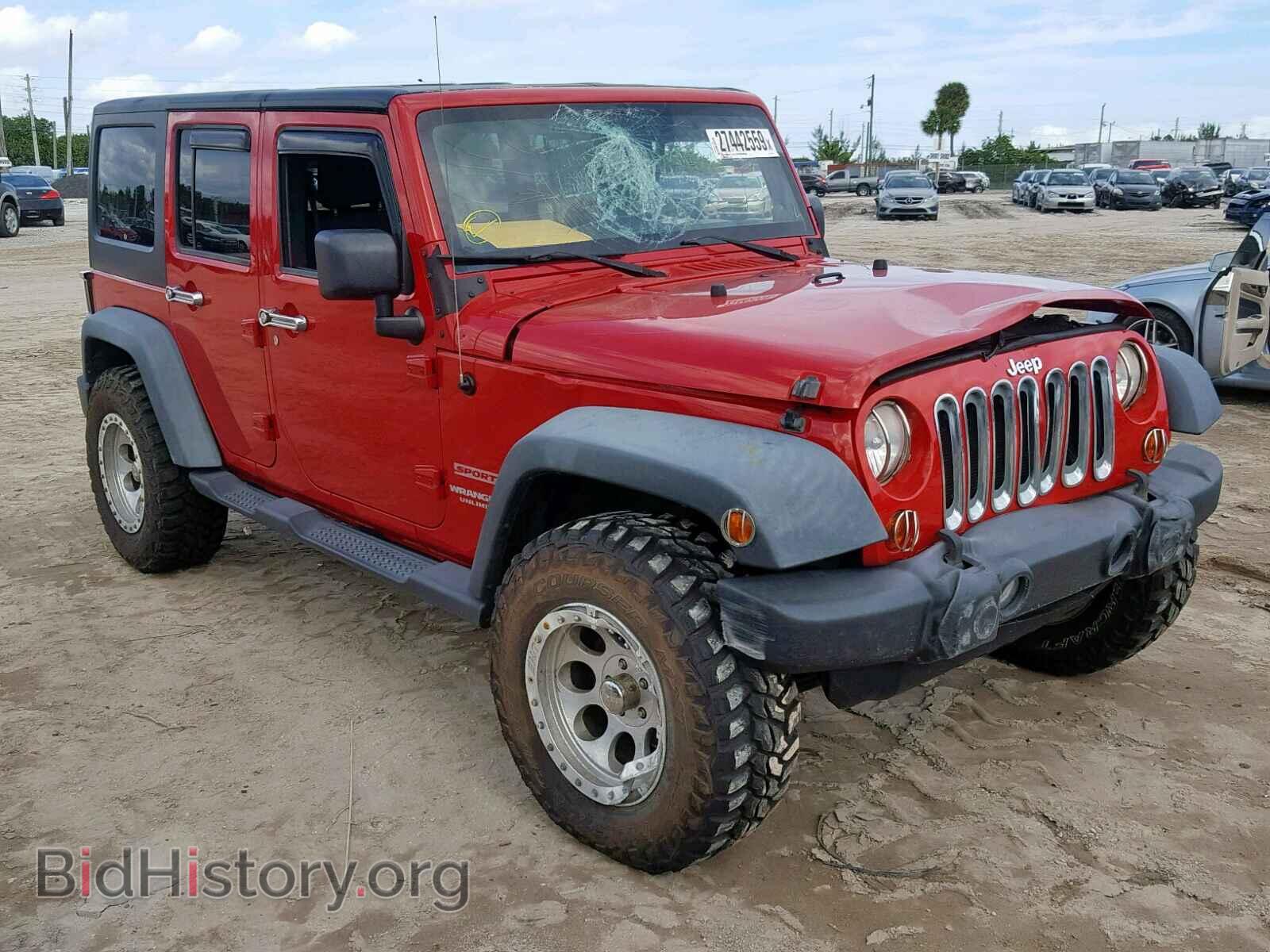 Photo 1J4HA3H14BL546424 - JEEP WRANGLER U 2011