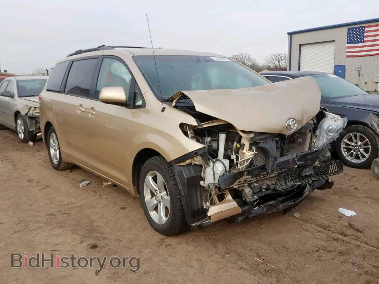Фотография 5TDKK3DC7BS122802 - TOYOTA SIENNA LE 2011