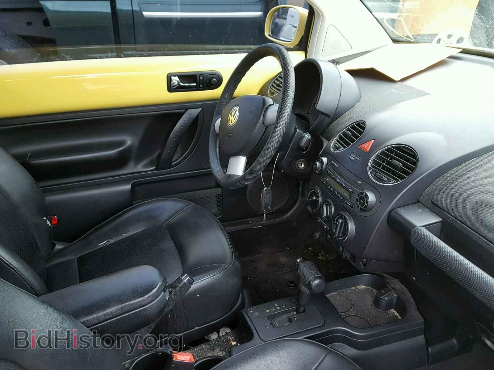 2010 VOLKSWAGEN BEETLE - VIN: 3VWPG3AG1AM017571 - Фото 9
